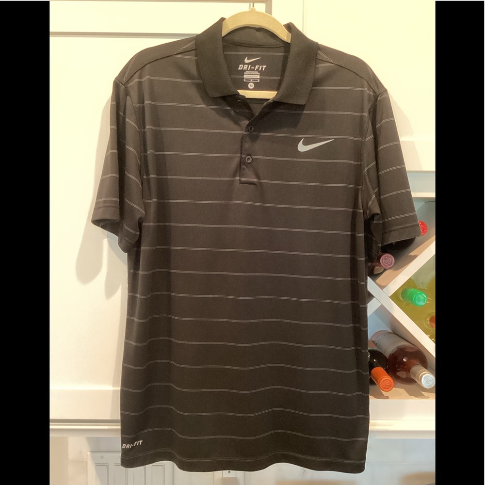 BNWOT. Mens Nike Dri-Fit Shirt. M.